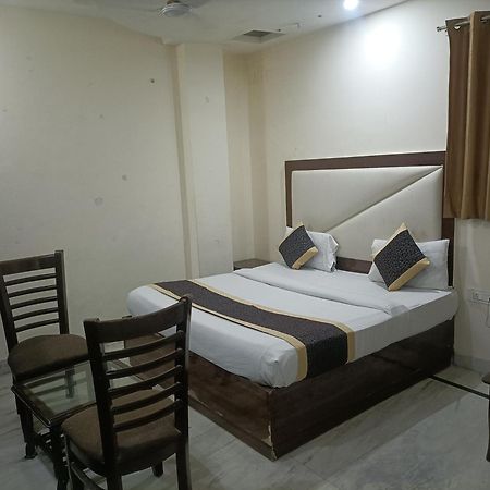 Hotel Ringer Nuova Delhi Esterno foto