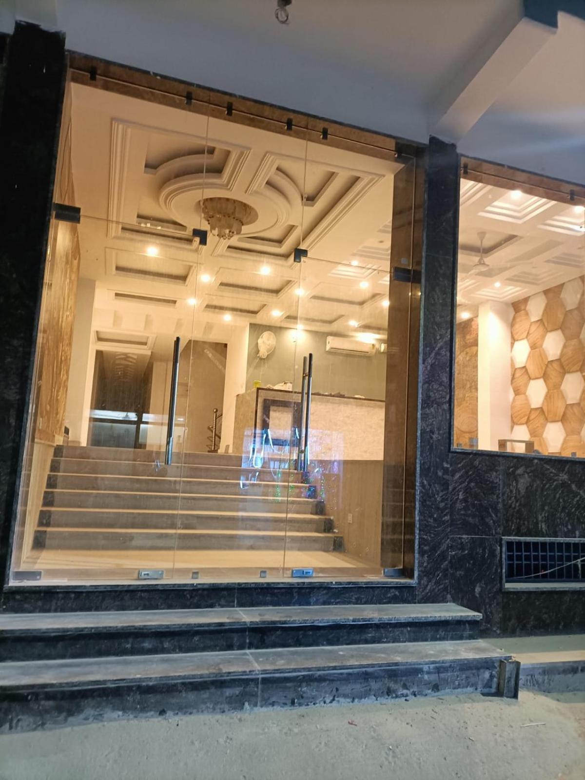 Hotel Ringer Nuova Delhi Esterno foto