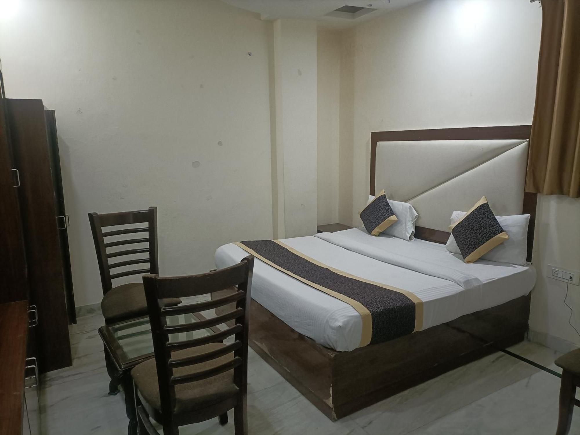 Hotel Ringer Nuova Delhi Esterno foto